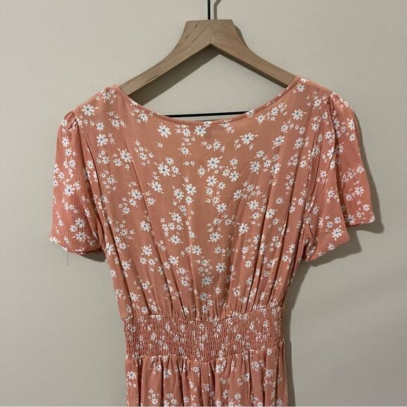 Love Tree Floral Smocked Romper - Picture 7 of 12